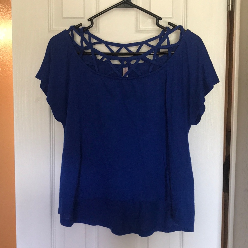 Cute Detailed Crop Top